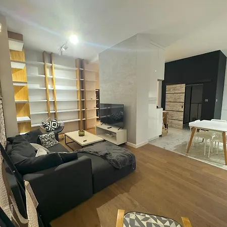 Loft Apartment *