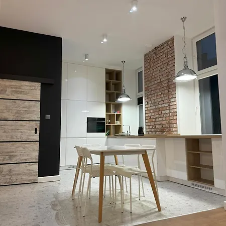 Loft Apartment *